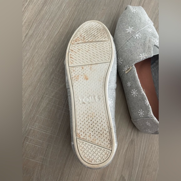 Toms Drizzle Gray Grey Embroidered Snowflakes Women's Classics - Picture 6 of 6